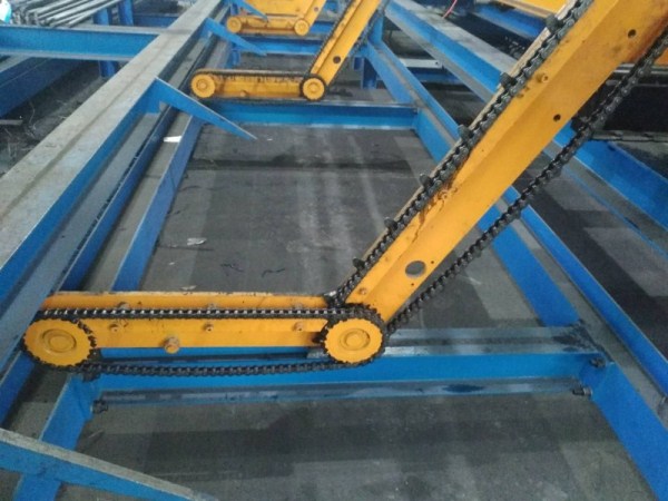 12AHF27_帶特殊附件輸送鏈